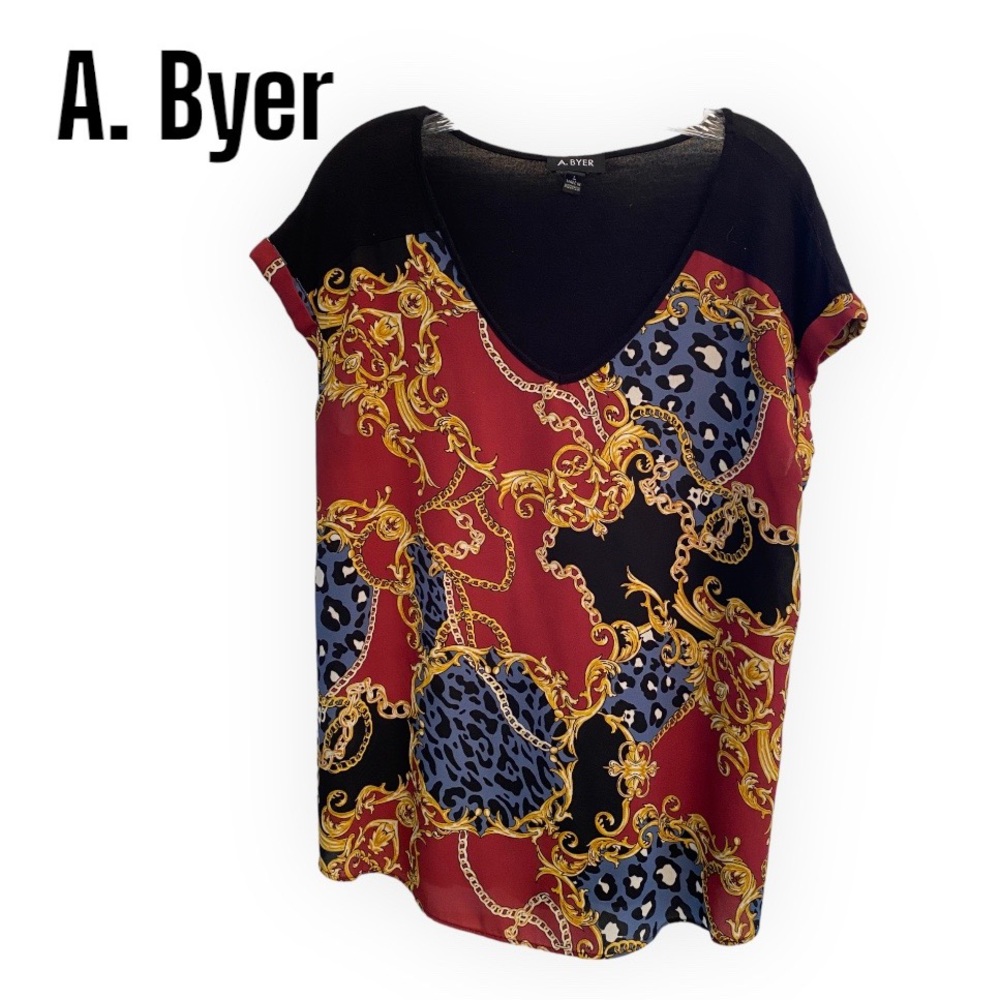 A Byer V Neck Cap Short Sleeve Chain Animal Print Black Burgundy Top L
